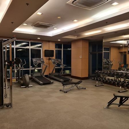 Huge Condo Unit Near Burgos Circle, St Lukes, Shangri-La - P Hamptons T1 San Pedro Makati Eksteriør billede