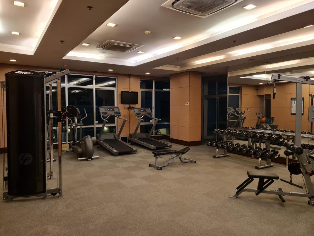 Huge Condo Unit Near Burgos Circle, St Lukes, Shangri-La - P Hamptons T1 San Pedro Makati Eksteriør billede