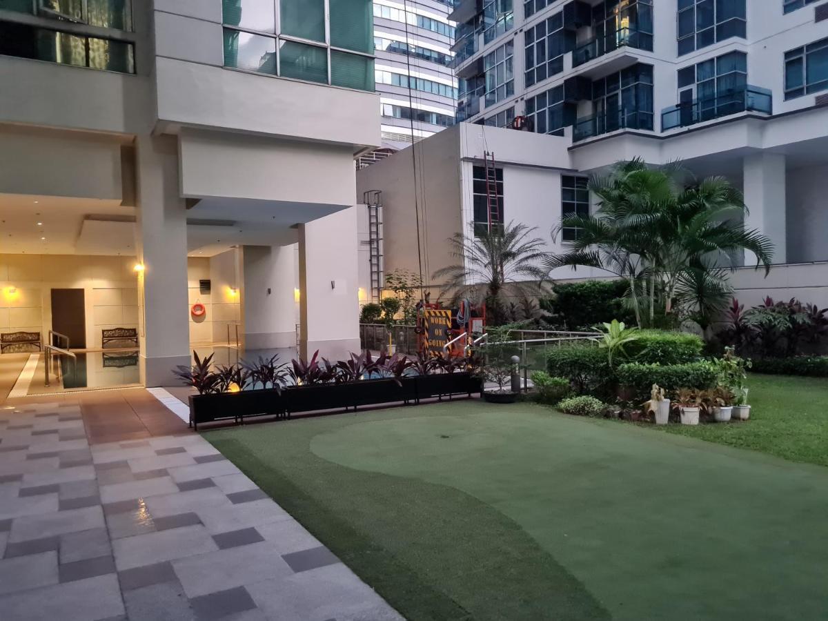 Huge Condo Unit Near Burgos Circle, St Lukes, Shangri-La - P Hamptons T1 San Pedro Makati Eksteriør billede